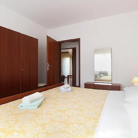 Apartment Fuer 7 Personen Ca 85 Qm In Pula, Istrien Istrische Riviera